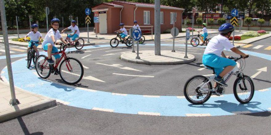 Küçükçekmeceli Çocuklar Pedallara Asıldı