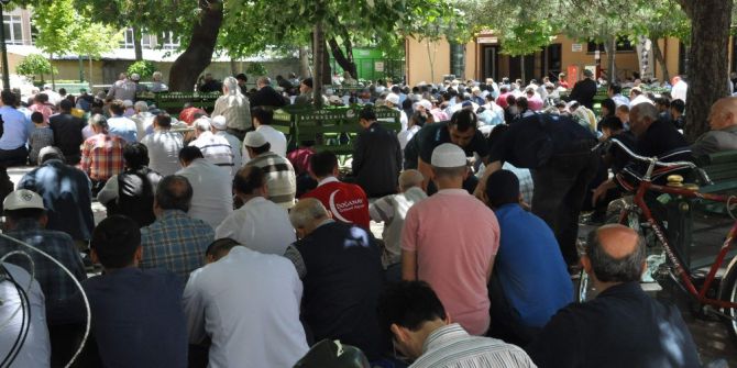 Ramazanın Son Cumasında Camiler Doldu