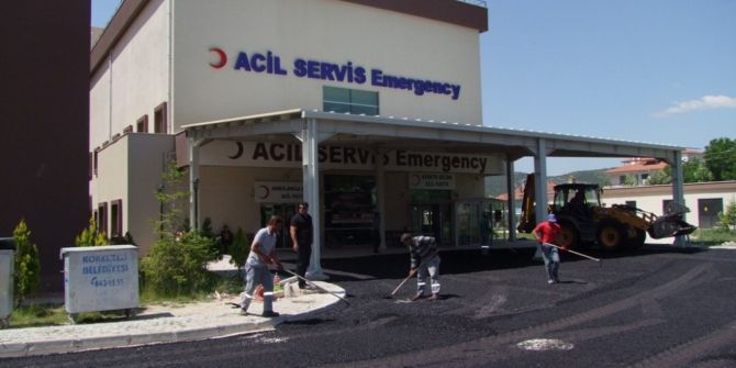 Hastane Acil Yoluna Sıcak Asfalt