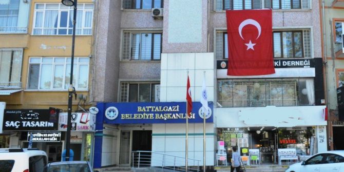 Vali Toprak’tan Nüfus Müdürlüğü Binasıyla İlgili Açıklama