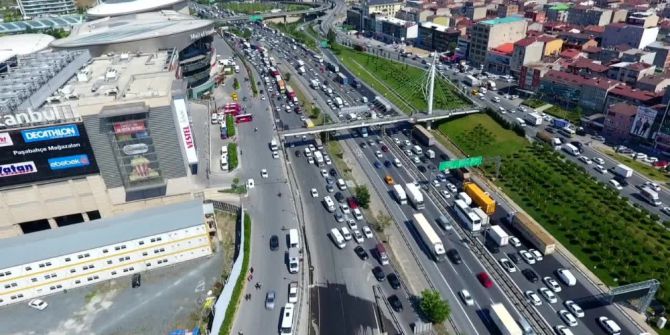 Tem Otoyolu’ndaki Trafik Havadan Görüntülendi
