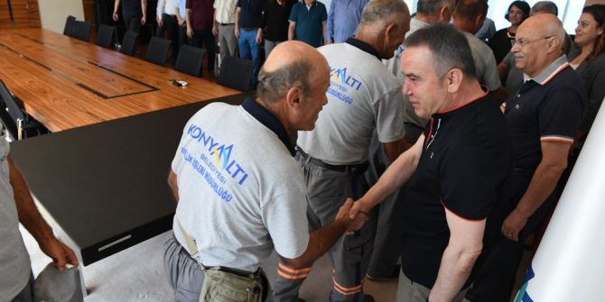 Başkan Böcek, Personeliyle Bayramlaştı