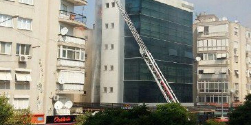 10 Katlı Binada Yangın Paniği