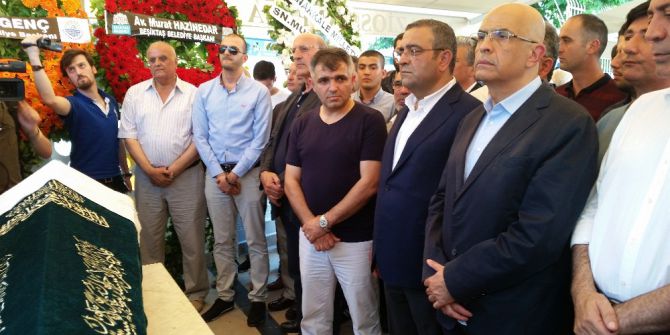 Enis Berberoğlu Kayınpederinin Cenazesine Katıldı