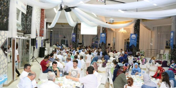 Yeni Dünya Vakfından İftar Yemeği