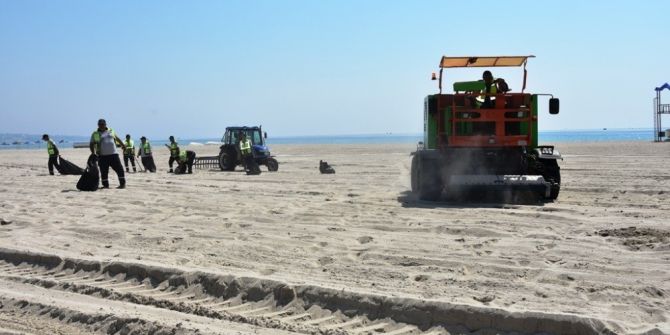 Sultanköy Sahiline Bayram Temizliği