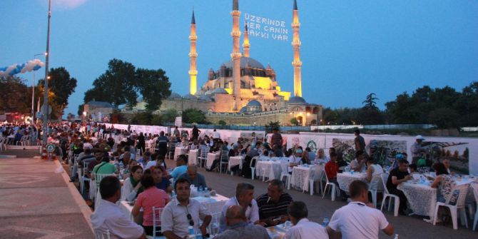 Bakan Eroğlu’dan Selimiye’nin Gölgesinde Dev İftar