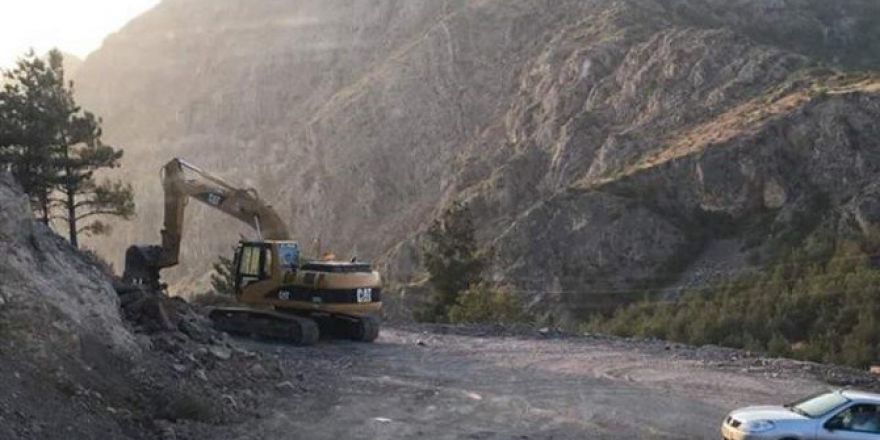 Belediye İhsaniye İle Hızırpaşa Arasına Yol Yapıyor