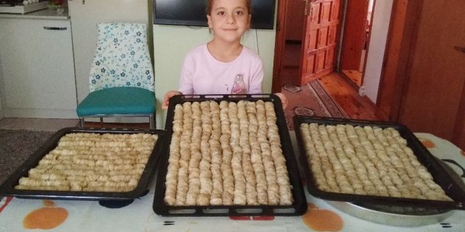 Hisarcıklı Kadınların Bayramlık Ev Baklavaları Hazır