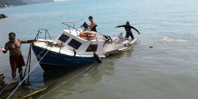 Sahil Güvenlik Botunun Oluşturduğu Dalga Balıkçı Teknesine Kaza Yaptırdı: 3 Yaralı