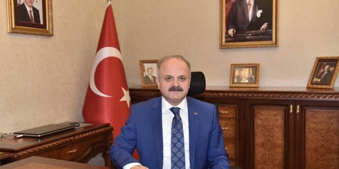 Vali Çakacak, Mersinlilerin Bayramını Kutladı