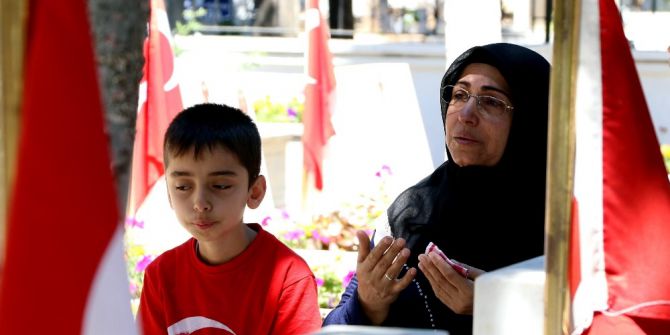 Mersin Şehitliğinde Hüzünlü Bayramlaşma