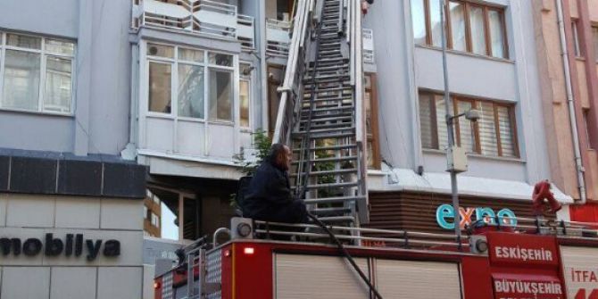 Umreye Giden Çiftin Evi Yandı