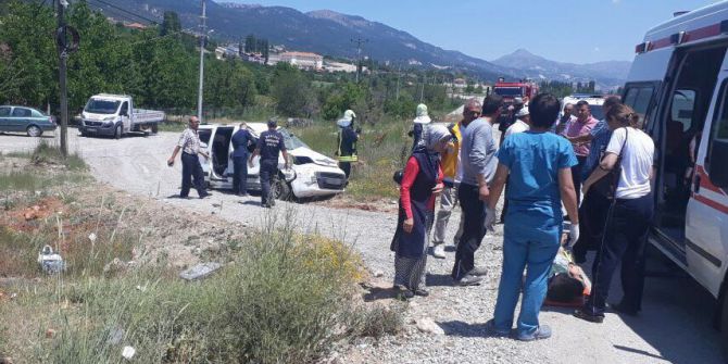 Denizli’de Trafik Kazası: 4 Yaralı