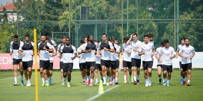 Galatasaray, Çalışmalarını Sürdürüyor