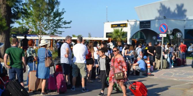 Türk Tatilcilerin Depreme Rağmen Midilli Israrı