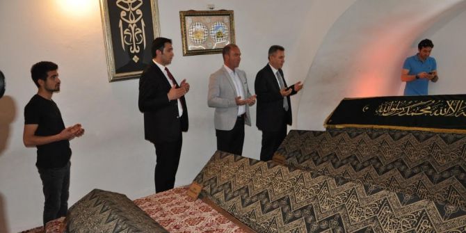 Vali Elban’dan Şeyh Edebali Türbesine Ziyaret