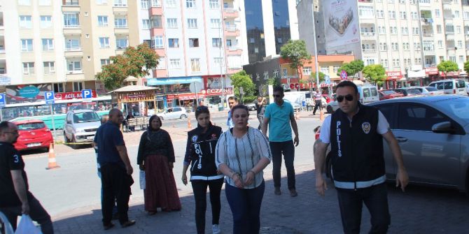 Uyuşturucu Tacirinden Gazetecilere: "Çektiğiniz Ayıp Değil Mi?"