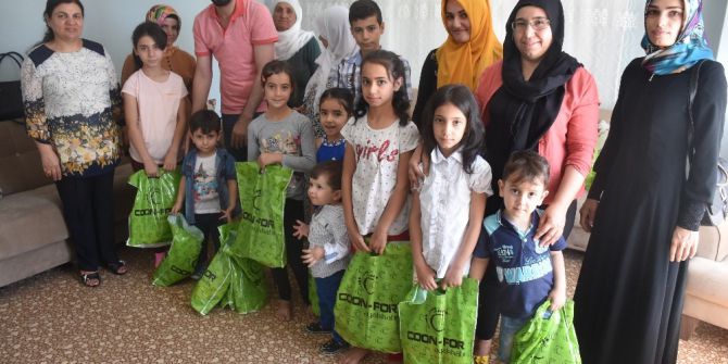 İhtiyaç Sahibi Ailelere Ve Yetimlere Yardım Yapıldı