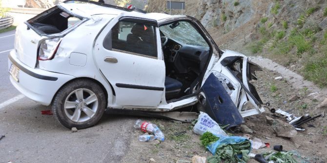 Bayram Tatiline Giden Aile Kaza Yaptı: 4 Yaralı