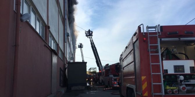 Arnavutköy’de Mobilya Atölyesinde Yangın