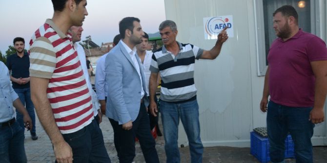 Ak Parti’li Gençler Depremzedelerin Gönül Sofrasında