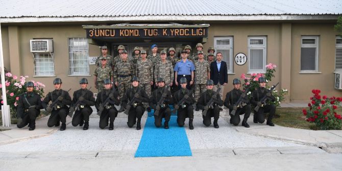 Genelkurmay Başkanı Akar, Eruh’ta Askerlerle İftar Yaptı