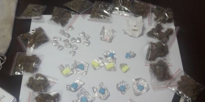 Sinop’ta Şüpheli Araçta Uyuşturucu Ele Geçirildi: 3 Gözaltı