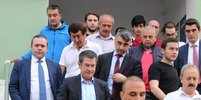 Başbakan Yardımcısı Canikli, Bayram Namazını Samsun’da Kıldı