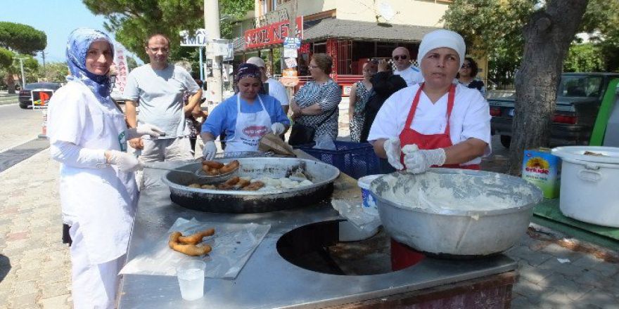 Burhaniye’de Lokma Hayırları İlgi Gördü