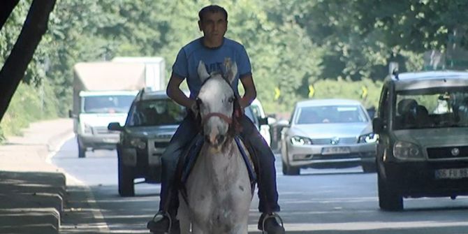 Asfalt Kovboyu Trafiği Alt Üst Etti