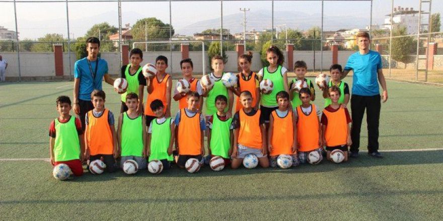 Efelerli Minikler Hem Eğleniyor, Hem Öğreniyor