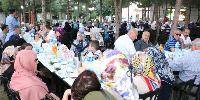 Yeşeren Çınarlar Son İftarda Buluştu