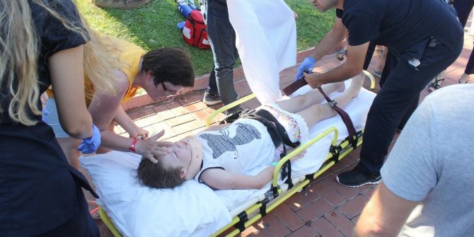 12 Yaşındaki Rus Çocuğa Yaya Geçidinde Kamyonet Çarptı