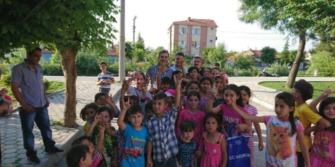 Türkmen Çocukların Bayramlıklarını Ülkücü Ağabeyleri Aldı