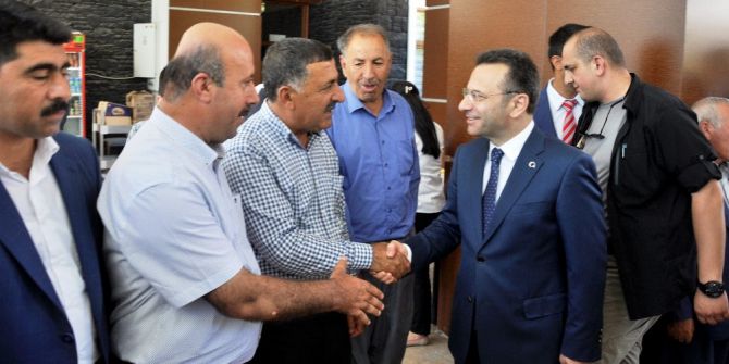 Vali Aksoy, Diyarbakır’da Vatandaşlarla Bayramlaştı