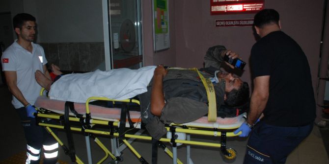 Otomobil İle Motosiklet Çarpıştı: 1 Yaralı