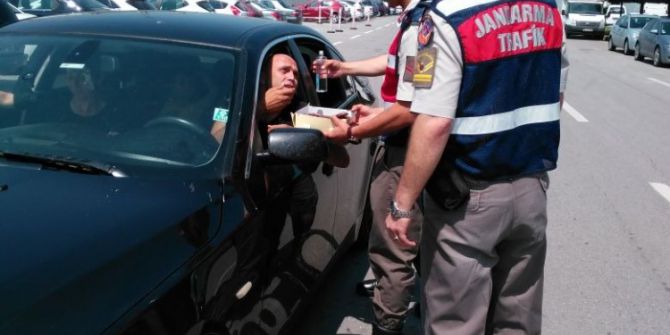 Jandarmadan Kapıkule’de Şekerli, Kolonyalı Karşılama