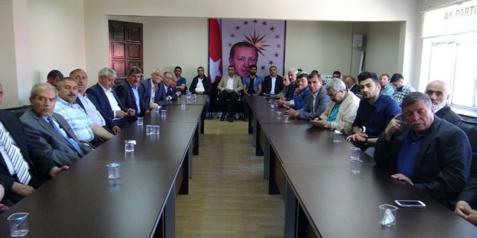 Ak Parti Kars İl Başkanlığı’nda Bayramlaşma