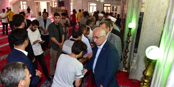 Vali Tuna Hem Bayramlaştı Hem Vedalaştı