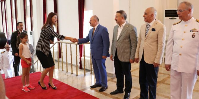 Vali Çakacak’tan Neşet Ertaş Türküsü