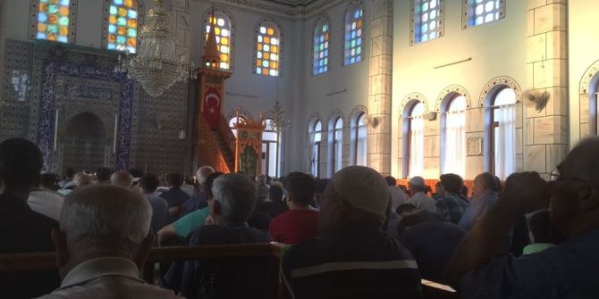 Nazilli’de Bayram Namazında Camiler Doldu Taştı
