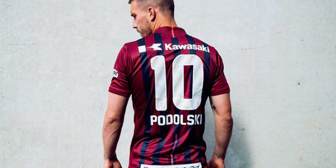 Podolski, Vissel Kobe Formasını Giydi