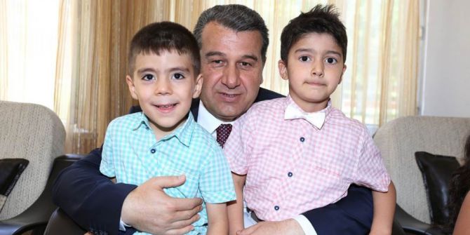 Vali Çelik Ve Eşi Emel Çelik Çocuk Ve Yaşlılarla Bayramlaştı