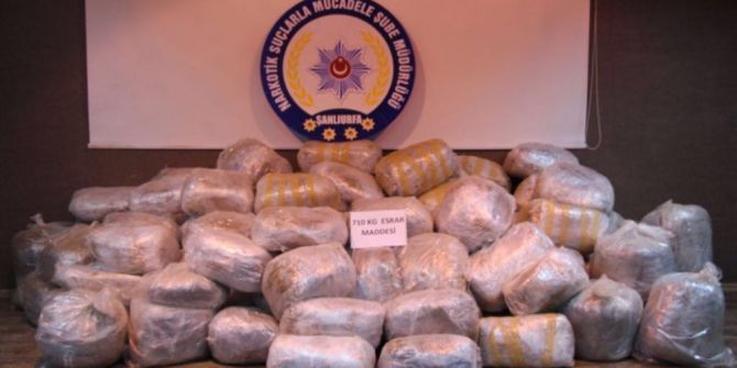 Samanların Arasından 710 Kilo Uyuşturucu Ele Geçirildi