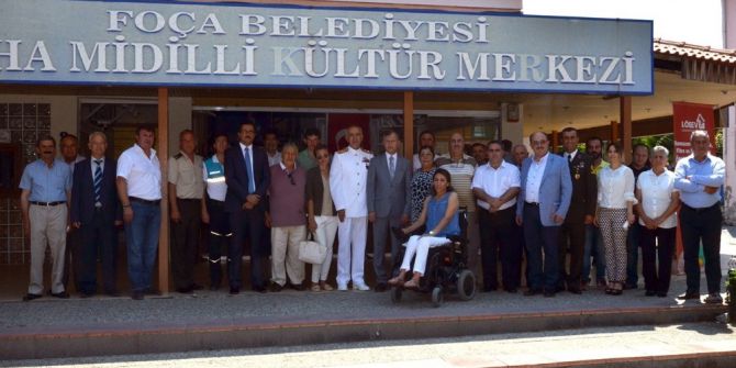 Foça’da Bayram Sevinci