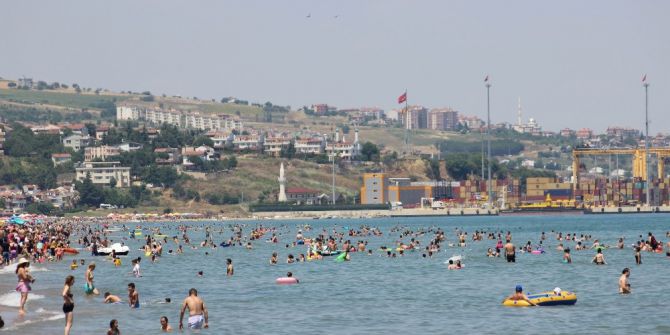 İstanbullular Akın Edince Plajda Adım Atacak Yer Kalmadı