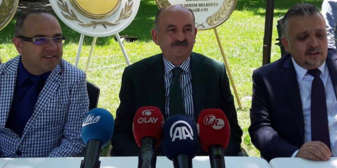 Bakan Müezzinoğlu: "Yabancılara Alet Olan Bir İslam Dünyası Yönetim Anlayışının Bedelini Ödüyoruz"