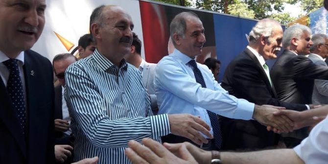 Bakan Müezzinoğlu: "Milletten Korkanlar Milletle Beraber Yürüyemeyenler, Otobanların Emniyet Şeritlerinde Yürümeye Devam Edeceklerdir"