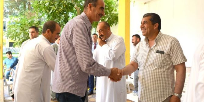 Atilla, Evinde Vatandaşlarla Bayramlaştı